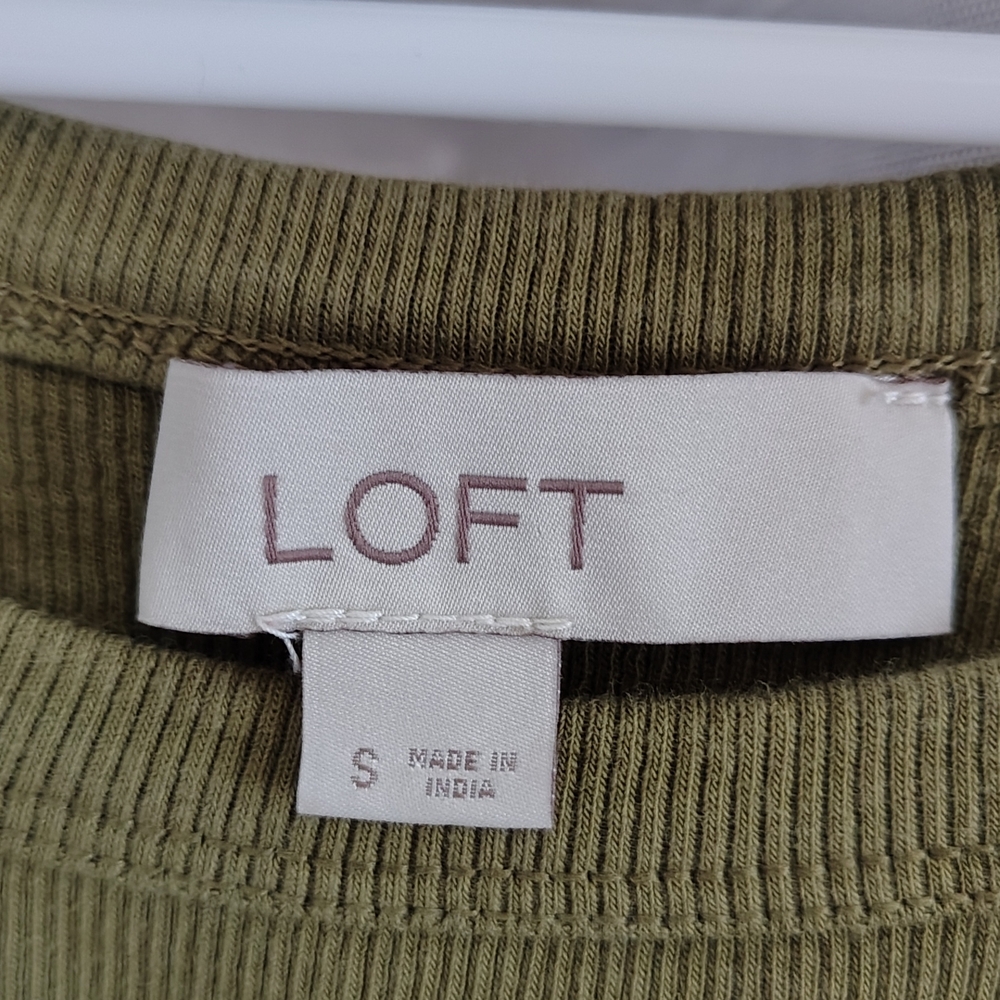 LOFT Light Olive Green Eyelet Sleeve Ribbed Tee - Picture 5 of 5